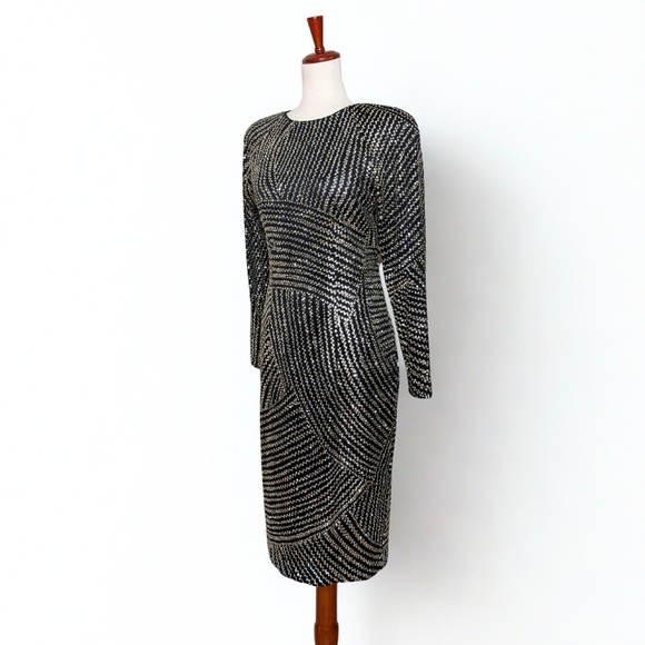 Vintage AJ Bari Equisite Black and Silver Sequined Open Back Body Con Dress SZ 6 - Picture 8 of 11